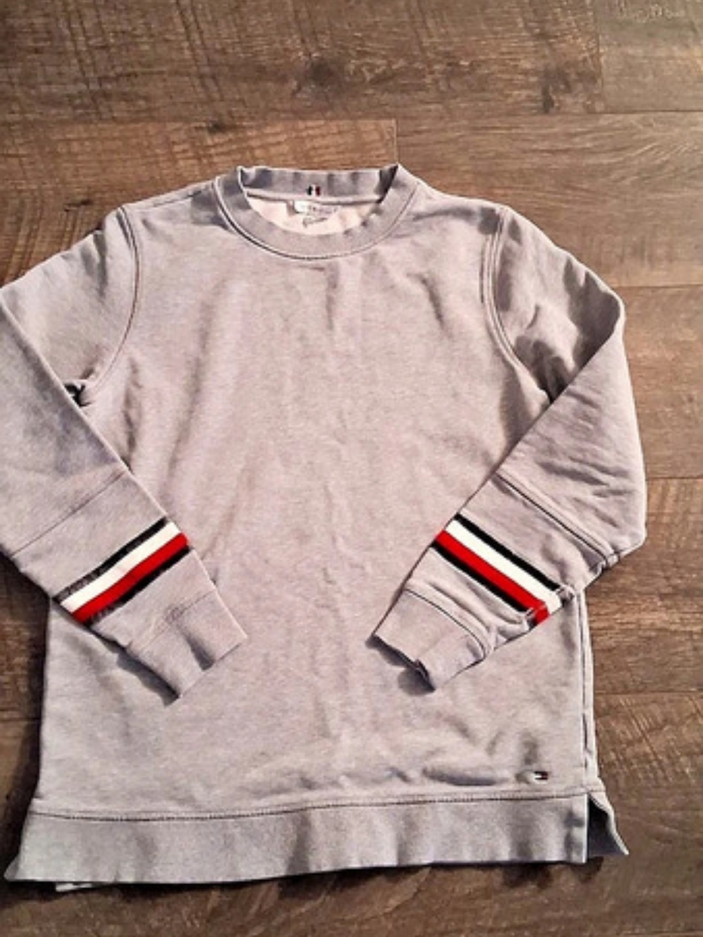 Tommy Hilfiger Gray Crewneck Sweatshirt Size Small